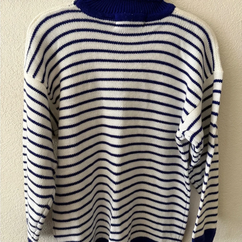 A’Milano Navy and White Striped Turtleneck‎ Sweater size Large pockets